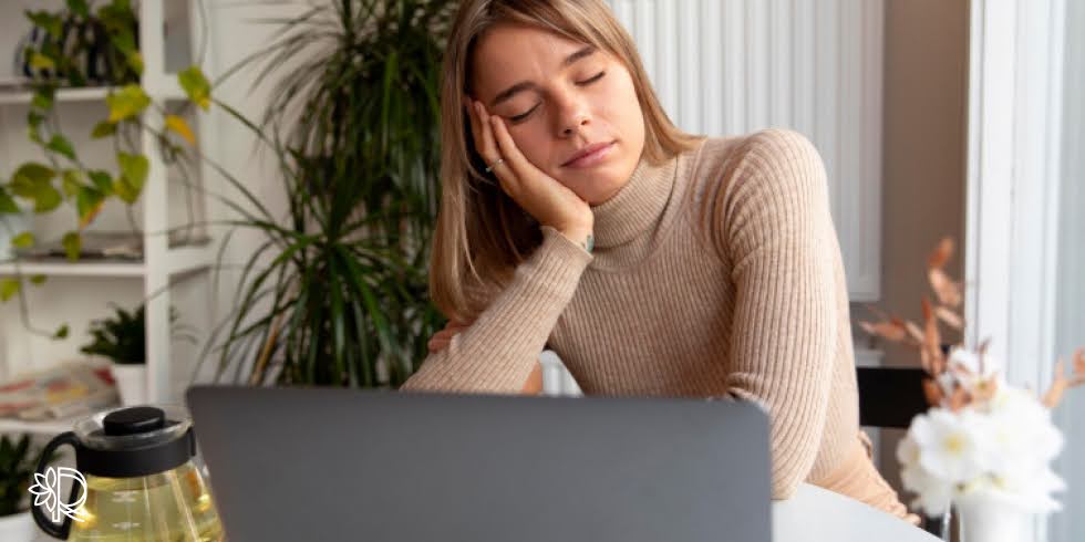 Cansaço Excessivo Mesmo Dormindo Bem? Pode Ser Desequilíbrio Hormonal
